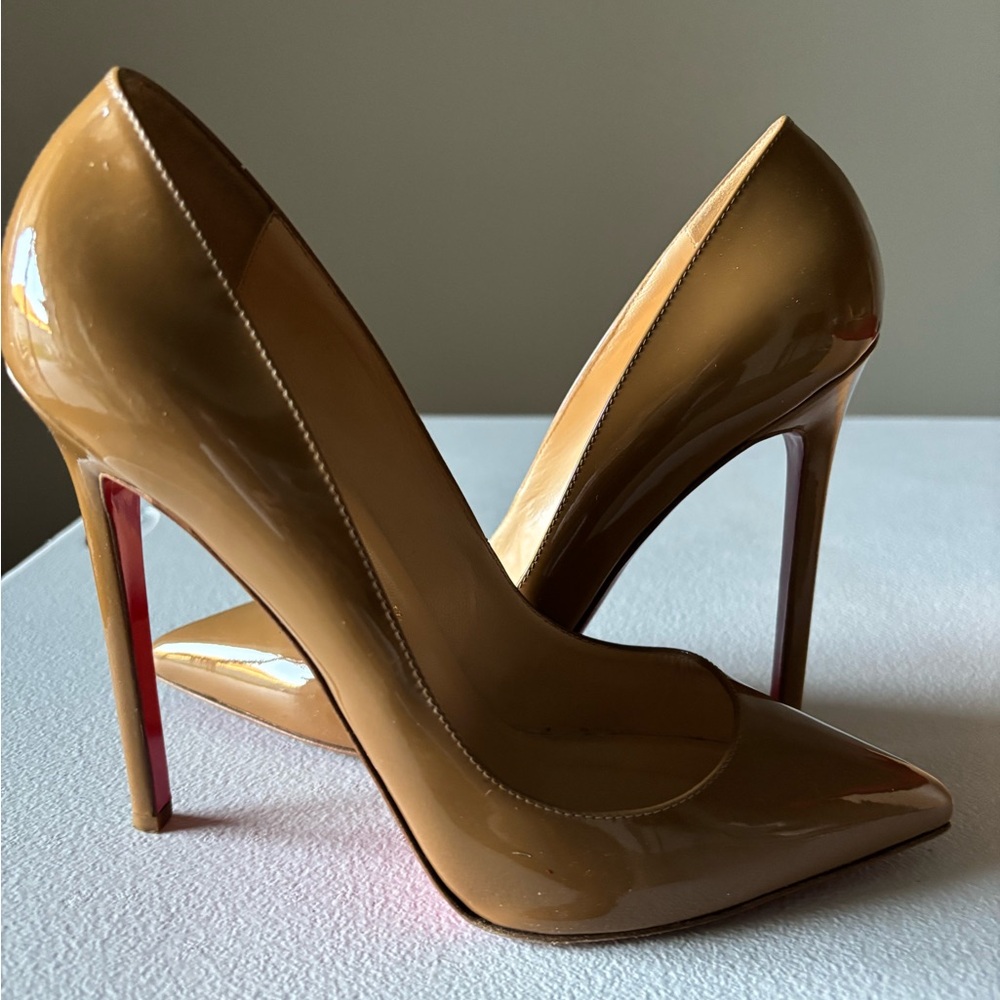 Nude Christian Louboutin Pigalle
